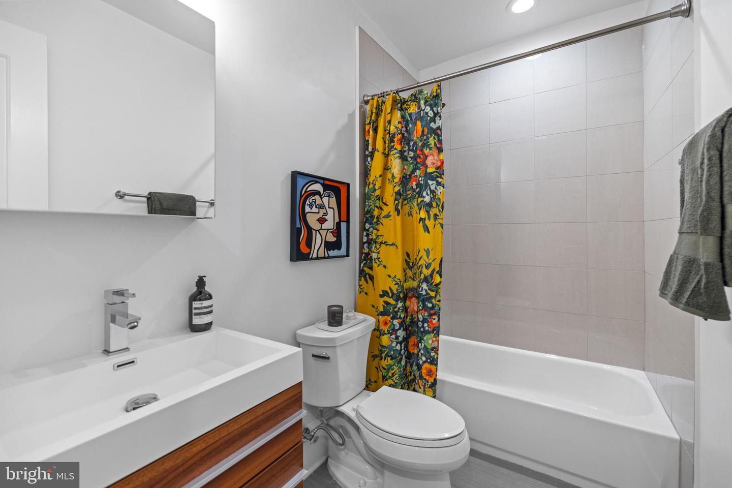 3324 18TH ST NW #1, WASHINGTON, District Of Columbia 20010, 2 Bedrooms Bedrooms, ,2 BathroomsBathrooms,Residential,For sale,3324 18TH ST NW #1,DCDC2161498 MLS # DCDC2161498