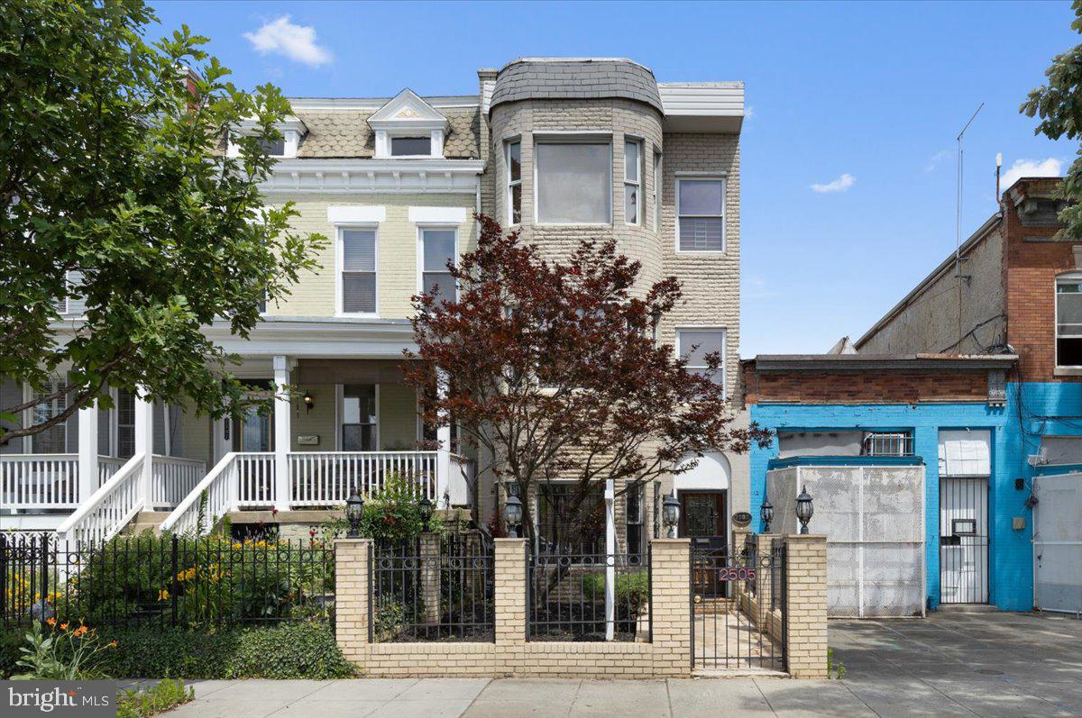 2505 N CAPITOL ST NE, WASHINGTON, District Of Columbia 20002, 3 Bedrooms Bedrooms, ,2 BathroomsBathrooms,Residential,For sale,2505 N CAPITOL ST NE,DCDC2146202 MLS # DCDC2146202