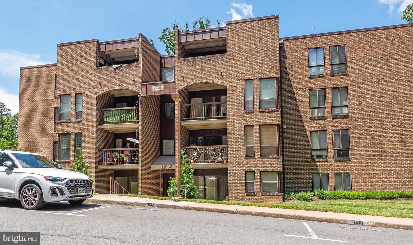 11236 CHESTNUT GROVE SQ #11236-34, RESTON, Virginia 20190, 2 Bedrooms Bedrooms, ,1 BathroomBathrooms,Residential,For sale,11236 CHESTNUT GROVE SQ #11236-34,VAFX2188560 MLS # VAFX2188560