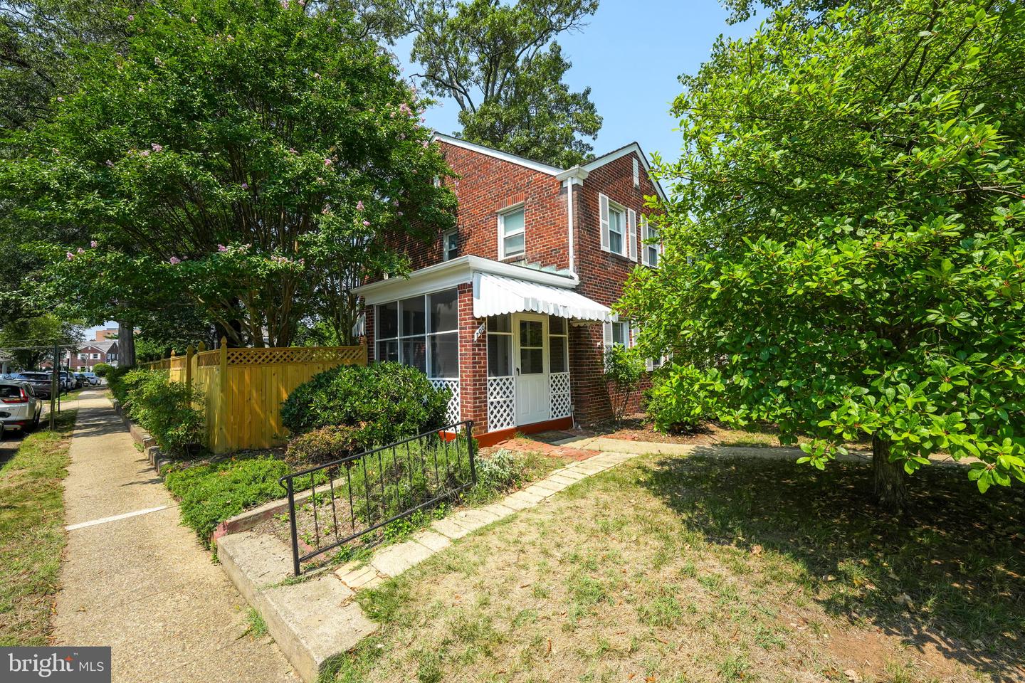 700 N NELSON ST, ARLINGTON, Virginia 22203, 4 Bedrooms Bedrooms, ,2 BathroomsBathrooms,Residential,For sale,700 N NELSON ST,VAAR2045818 MLS # VAAR2045818