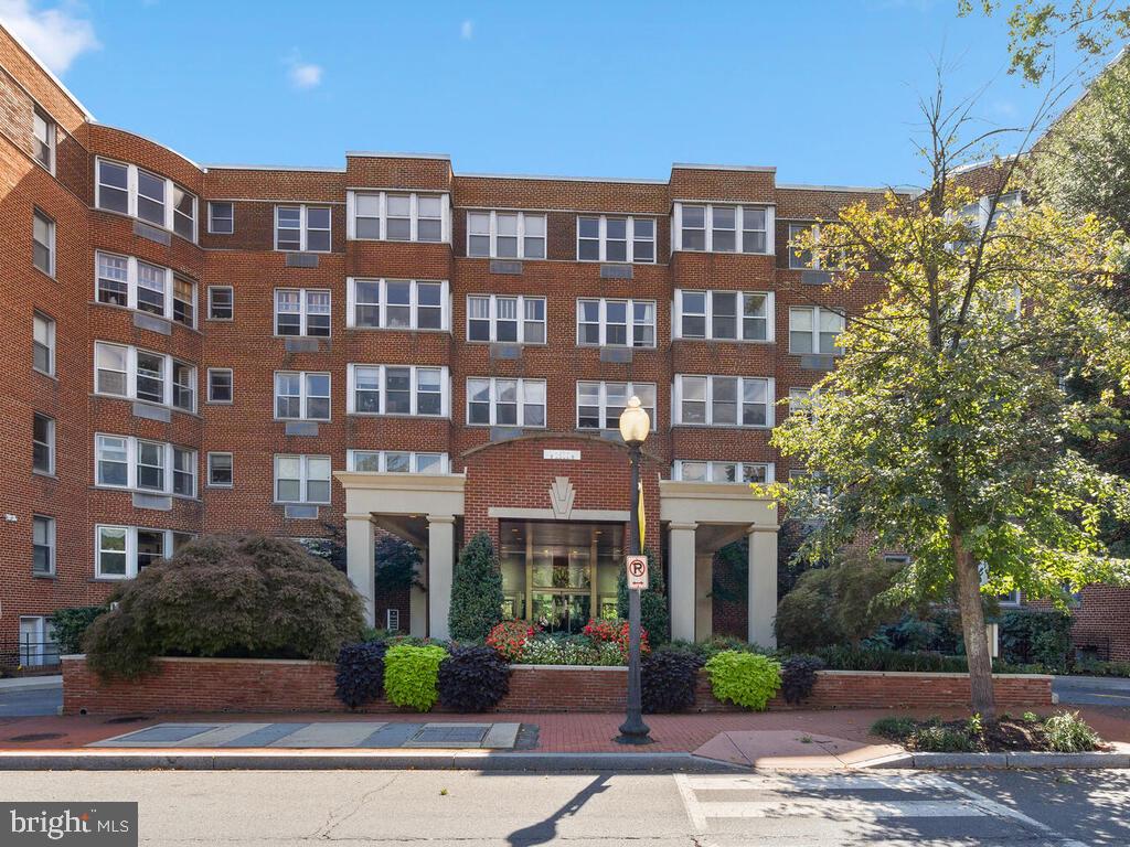 2500 Q ST NW #318/218, WASHINGTON, District Of Columbia 20007, 2 Bedrooms Bedrooms, ,2 BathroomsBathrooms,Residential,For sale,2500 Q ST NW #318/218,DCDC2151550 MLS # DCDC2151550