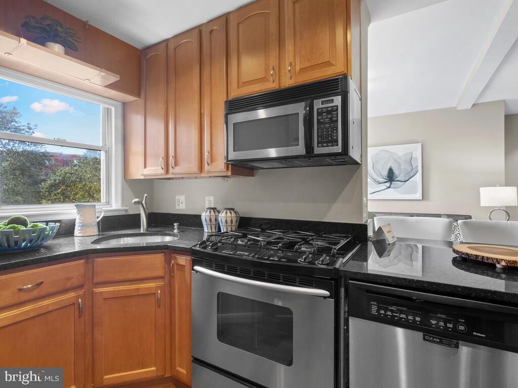 2500 Q ST NW #318/218, WASHINGTON, District Of Columbia 20007, 2 Bedrooms Bedrooms, ,2 BathroomsBathrooms,Residential,For sale,2500 Q ST NW #318/218,DCDC2151550 MLS # DCDC2151550