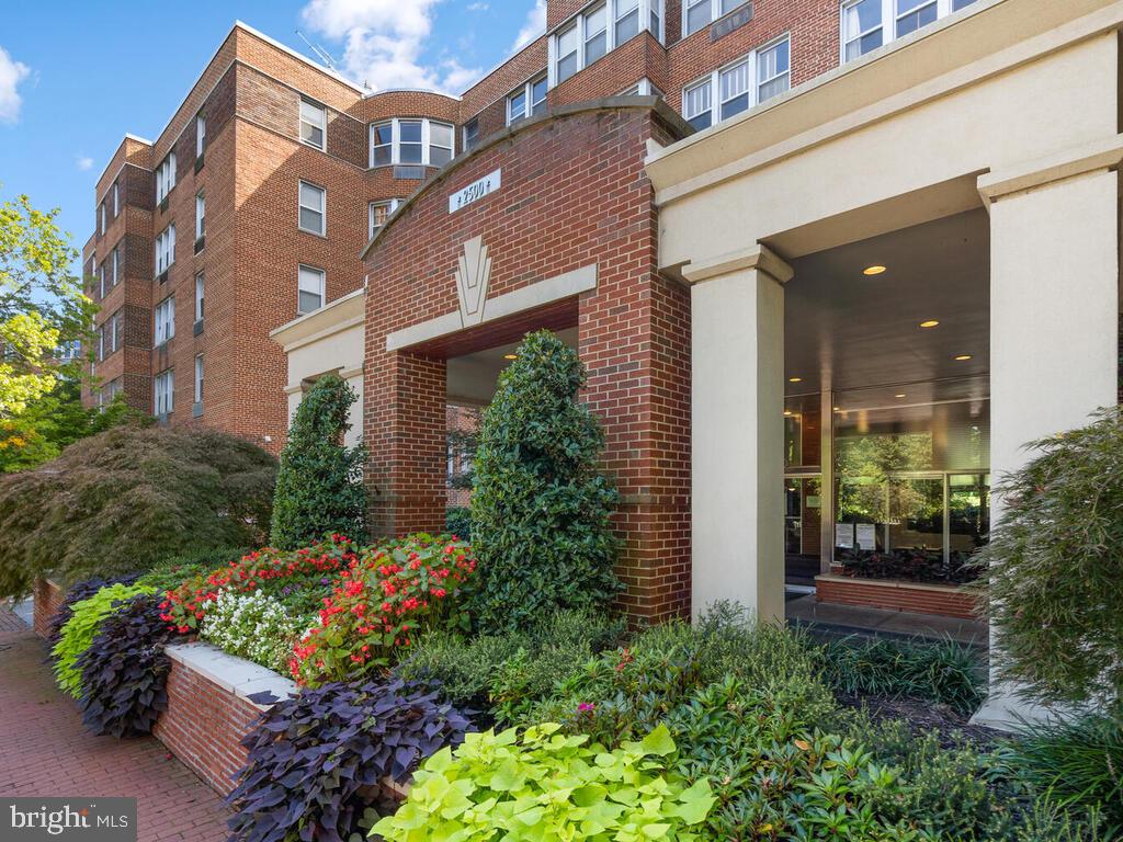 2500 Q ST NW #318/218, WASHINGTON, District Of Columbia 20007, 2 Bedrooms Bedrooms, ,2 BathroomsBathrooms,Residential,For sale,2500 Q ST NW #318/218,DCDC2151550 MLS # DCDC2151550