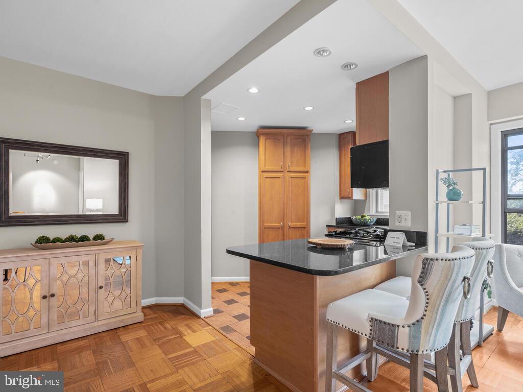 2500 Q ST NW #318/218, WASHINGTON, District Of Columbia 20007, 2 Bedrooms Bedrooms, ,2 BathroomsBathrooms,Residential,For sale,2500 Q ST NW #318/218,DCDC2151550 MLS # DCDC2151550