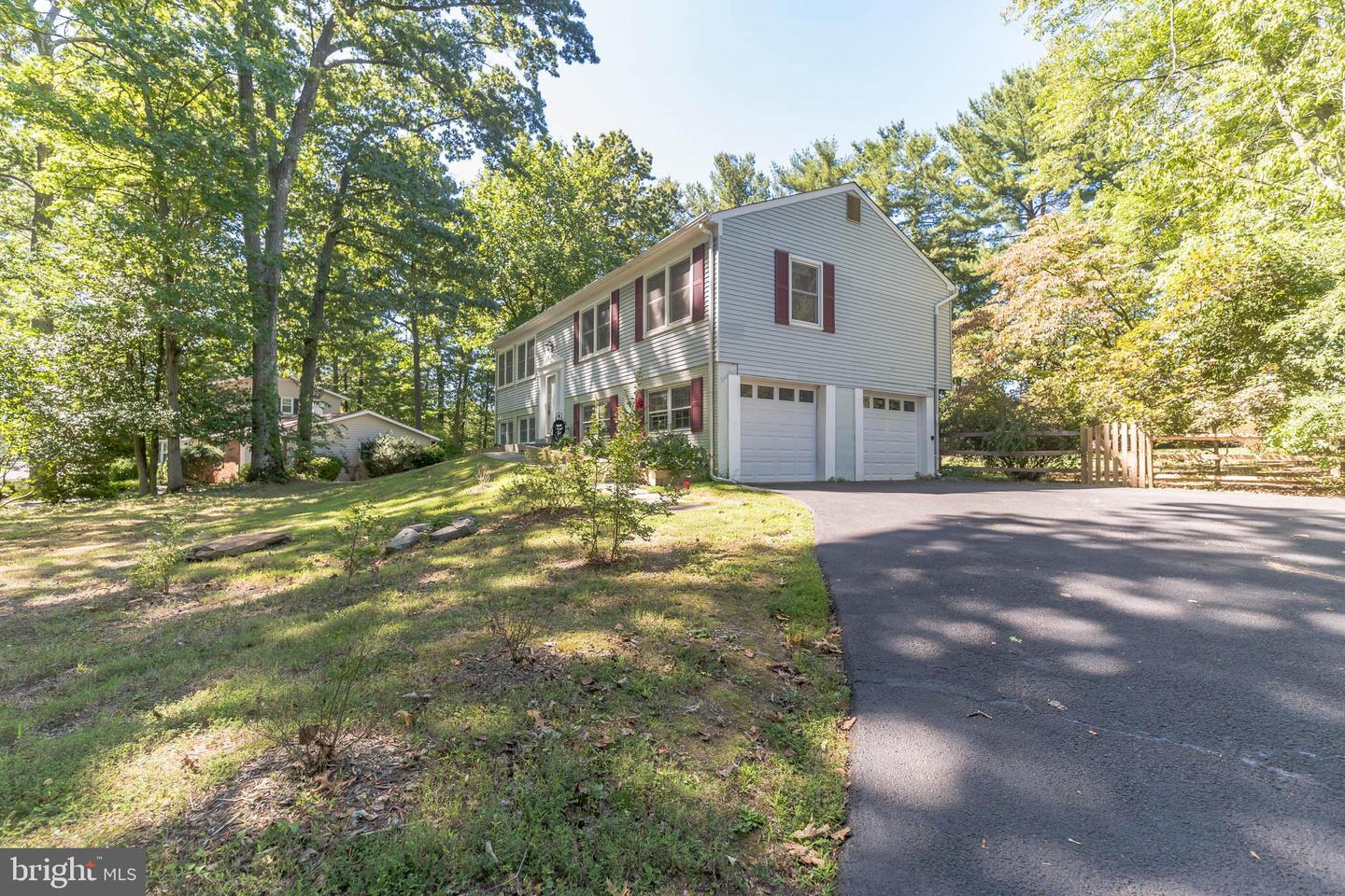 10806 WINTER CORN LN, RESTON, Virginia 20191, 3 Bedrooms Bedrooms, ,2 BathroomsBathrooms,Residential,For sale,10806 WINTER CORN LN,VAFX2196052 MLS # VAFX2196052