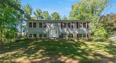 10806 WINTER CORN LN, RESTON, Virginia 20191, 3 Bedrooms Bedrooms, ,2 BathroomsBathrooms,Residential,For sale,10806 WINTER CORN LN,VAFX2196052 MLS # VAFX2196052