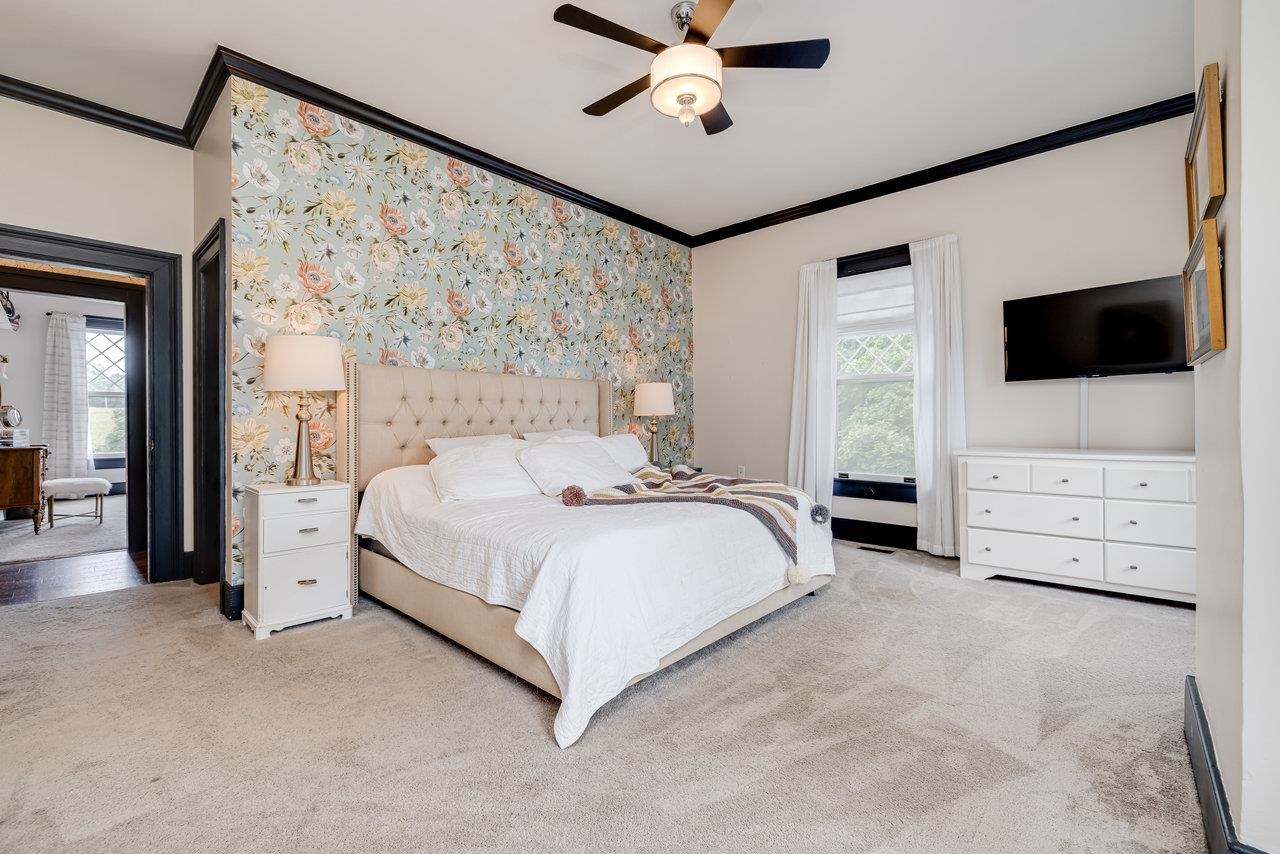 Primary Bedroom with Full En-Suite Bath