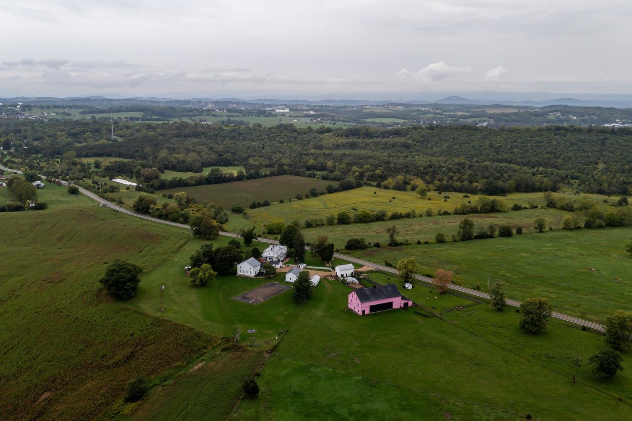 3214 OLD FURNACE RD, ROCKINGHAM, Virginia 22802, 4 Bedrooms Bedrooms, ,2 BathroomsBathrooms,Residential,Pink Poppy Farm formerly Earman's Old Country Hams,3214 OLD FURNACE RD,657281 MLS # 657281