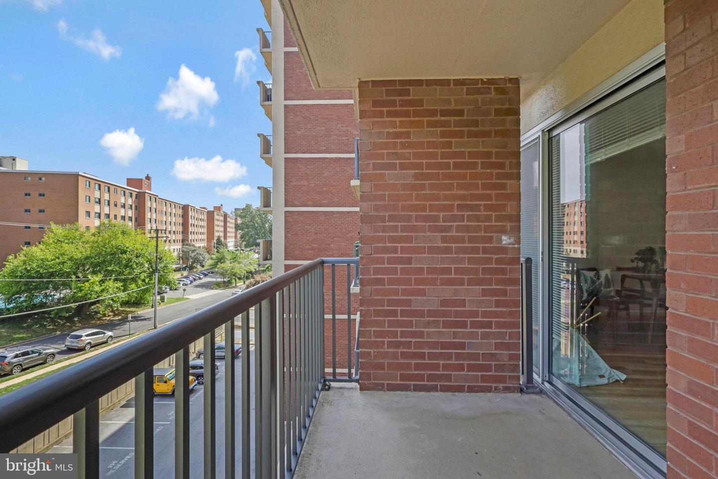 1300 ARMY NAVY DR #412, ARLINGTON, Virginia 22202, 1 Bedroom Bedrooms, ,1 BathroomBathrooms,Residential,For sale,1300 ARMY NAVY DR #412,VAAR2048148 MLS # VAAR2048148