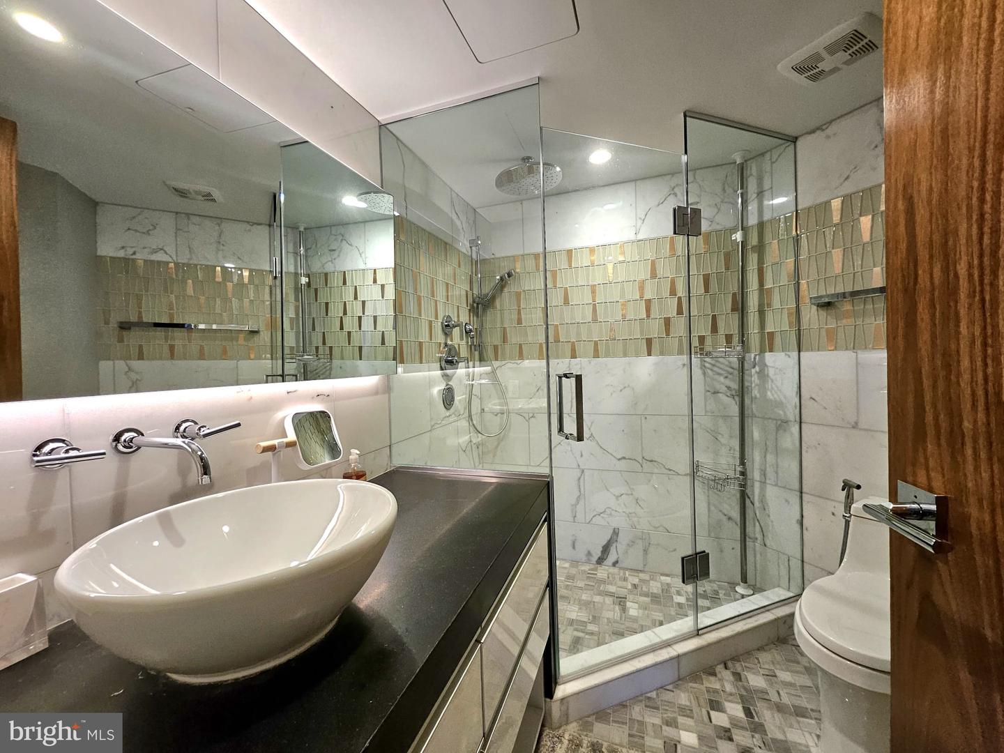 1080 WISCONSIN AVE NW #302, WASHINGTON, District Of Columbia 20007, 2 Bedrooms Bedrooms, 5 Rooms Rooms,2 BathroomsBathrooms,Residential,For sale,1080 WISCONSIN AVE NW #302,DCDC2160426 MLS # DCDC2160426