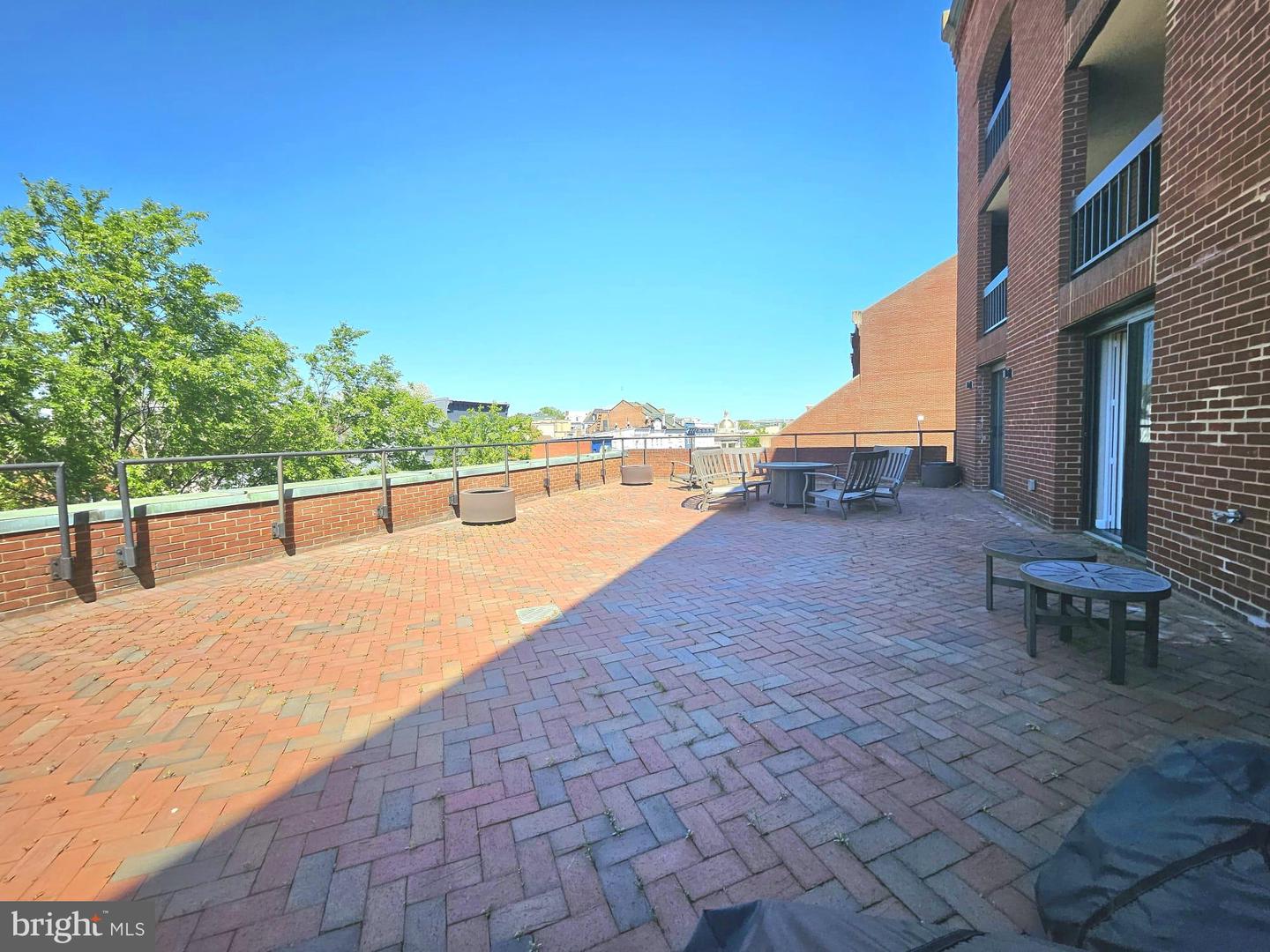 1080 WISCONSIN AVE NW #302, WASHINGTON, District Of Columbia 20007, 2 Bedrooms Bedrooms, 5 Rooms Rooms,2 BathroomsBathrooms,Residential,For sale,1080 WISCONSIN AVE NW #302,DCDC2160426 MLS # DCDC2160426