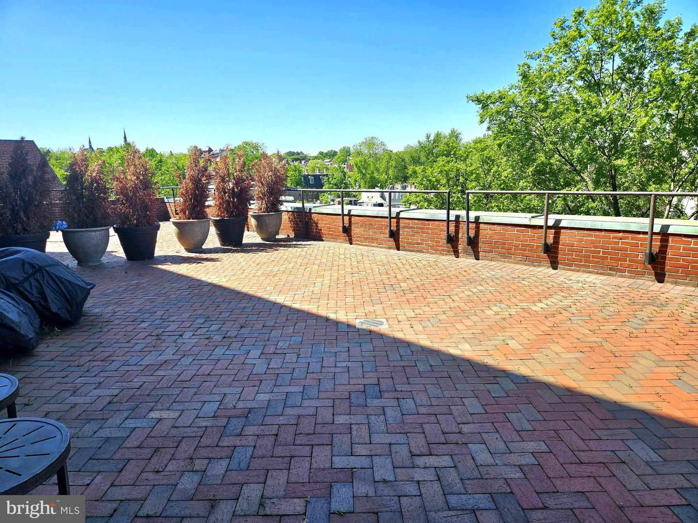 1080 WISCONSIN AVE NW #302, WASHINGTON, District Of Columbia 20007, 2 Bedrooms Bedrooms, 5 Rooms Rooms,2 BathroomsBathrooms,Residential,For sale,1080 WISCONSIN AVE NW #302,DCDC2160426 MLS # DCDC2160426