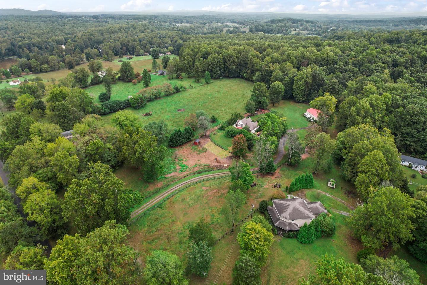 21 GHEEN ACRES LN, AMISSVILLE, Virginia 20106, 4 Bedrooms Bedrooms, 7 Rooms Rooms,3 BathroomsBathrooms,Residential,For sale,21 GHEEN ACRES LN,VARP2001762 MLS # VARP2001762