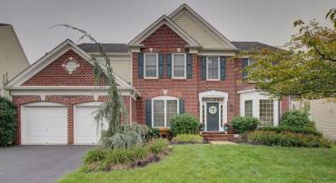 8097 PAPER BIRCH DR, LORTON, Virginia 22079, 5 Bedrooms Bedrooms, ,4 BathroomsBathrooms,Residential,For sale,8097 PAPER BIRCH DR,VAFX2203936 MLS # VAFX2203936