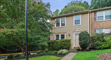 11570 IVY BUSH CT, RESTON, Virginia 20191, 3 Bedrooms Bedrooms, ,3 BathroomsBathrooms,Residential,For sale,11570 IVY BUSH CT,VAFX2203950 MLS # VAFX2203950