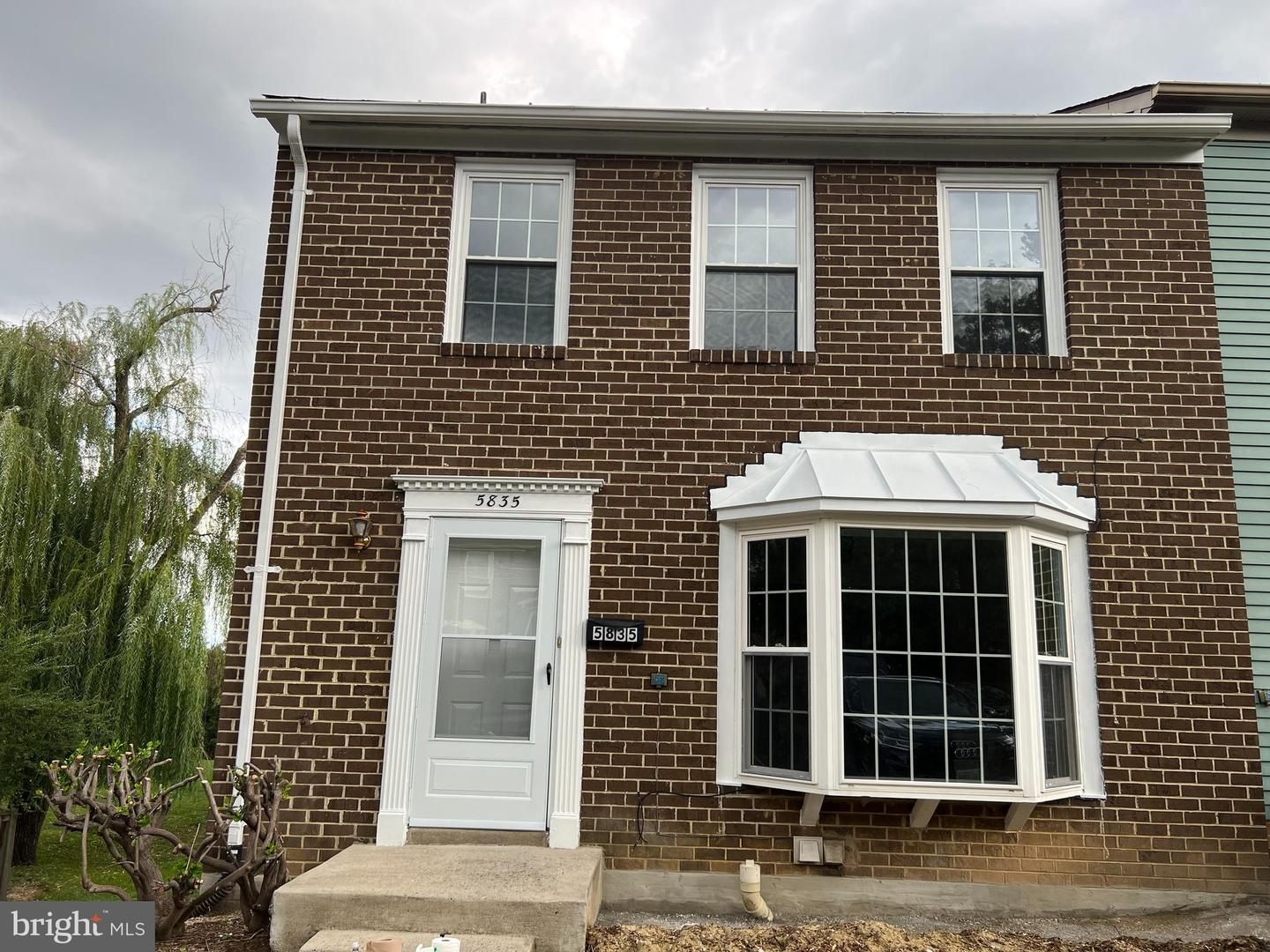 5835 BERKSHIRE CT, ALEXANDRIA, Virginia 22303, 3 Bedrooms Bedrooms, ,3 BathroomsBathrooms,Residential,For sale,5835 BERKSHIRE CT,VAFX2204018 MLS # VAFX2204018