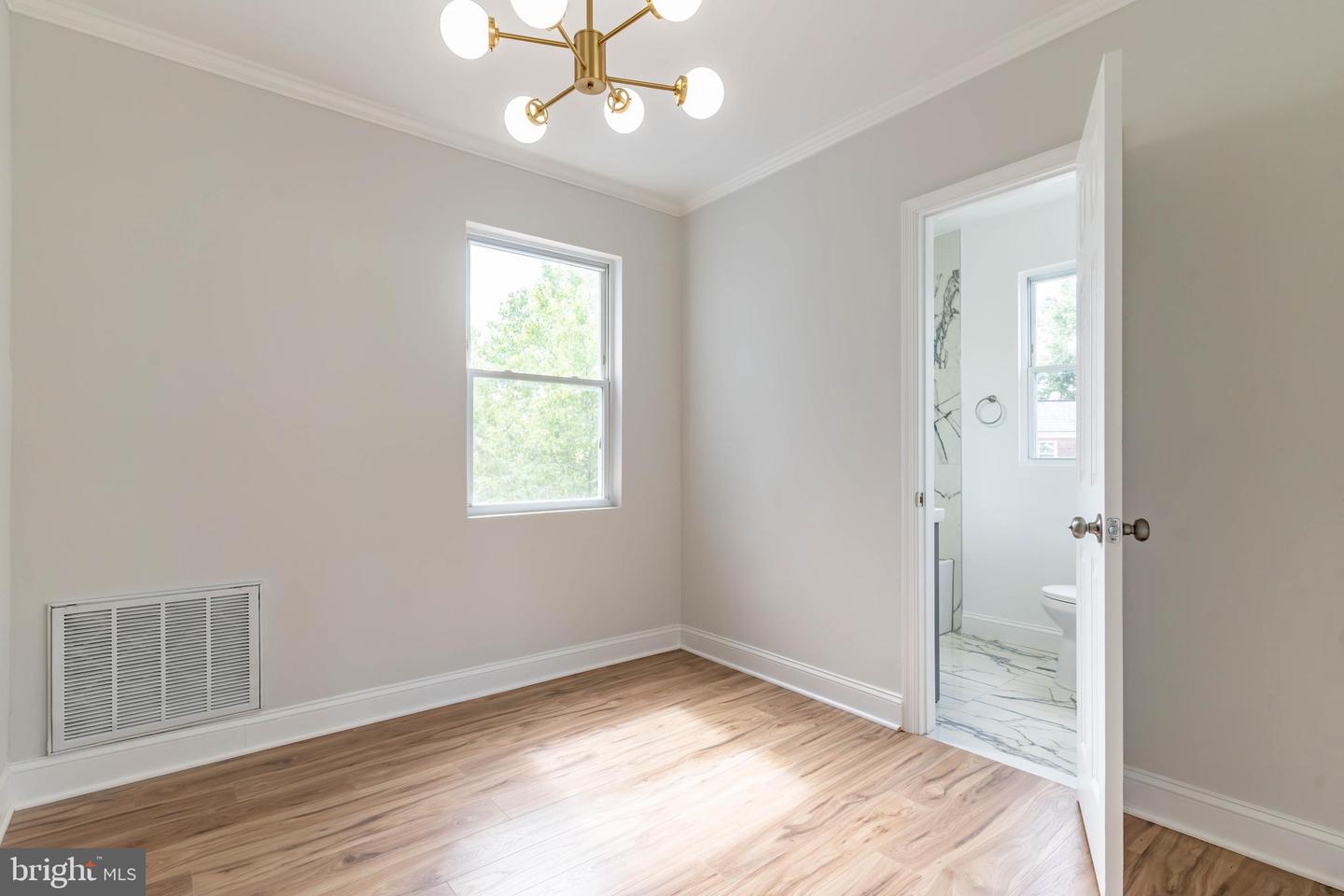 1333 BRYANT ST NE, WASHINGTON, District Of Columbia 20018, 3 Bedrooms Bedrooms, 8 Rooms Rooms,2 BathroomsBathrooms,Residential,For sale,1333 BRYANT ST NE,DCDC2161678 MLS # DCDC2161678