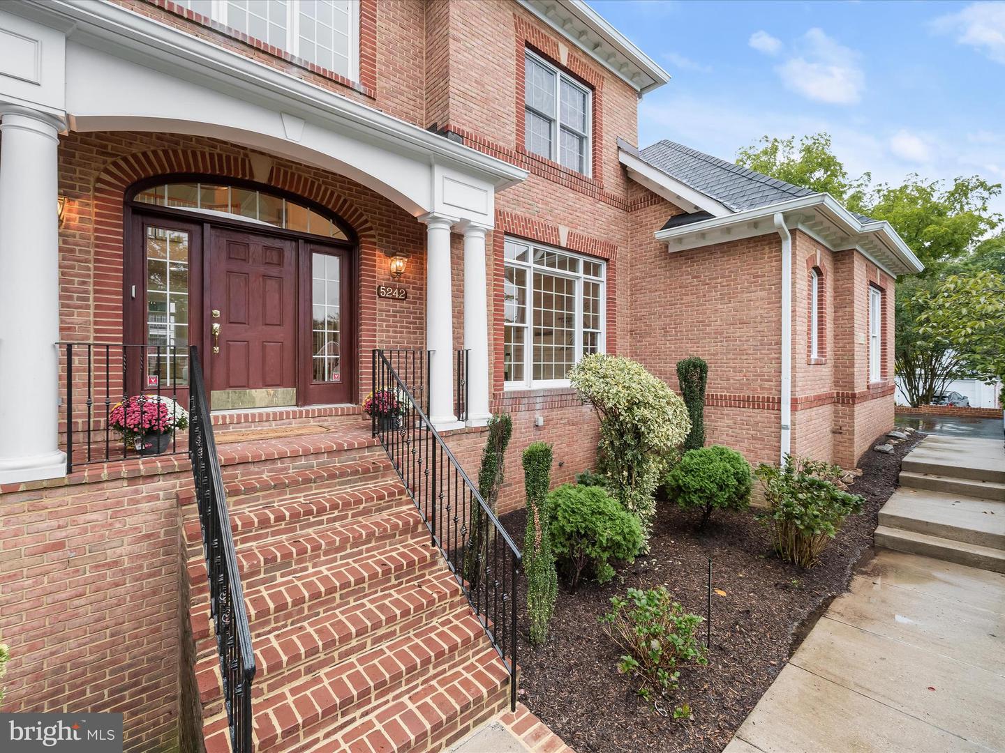 5242 YORKTOWN BLVD, ARLINGTON, Virginia 22207, 6 Bedrooms Bedrooms, ,4 BathroomsBathrooms,Residential,For sale,5242 YORKTOWN BLVD,VAAR2048890 MLS # VAAR2048890