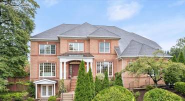 5242 YORKTOWN BLVD, ARLINGTON, Virginia 22207, 6 Bedrooms Bedrooms, ,4 BathroomsBathrooms,Residential,For sale,5242 YORKTOWN BLVD,VAAR2048890 MLS # VAAR2048890