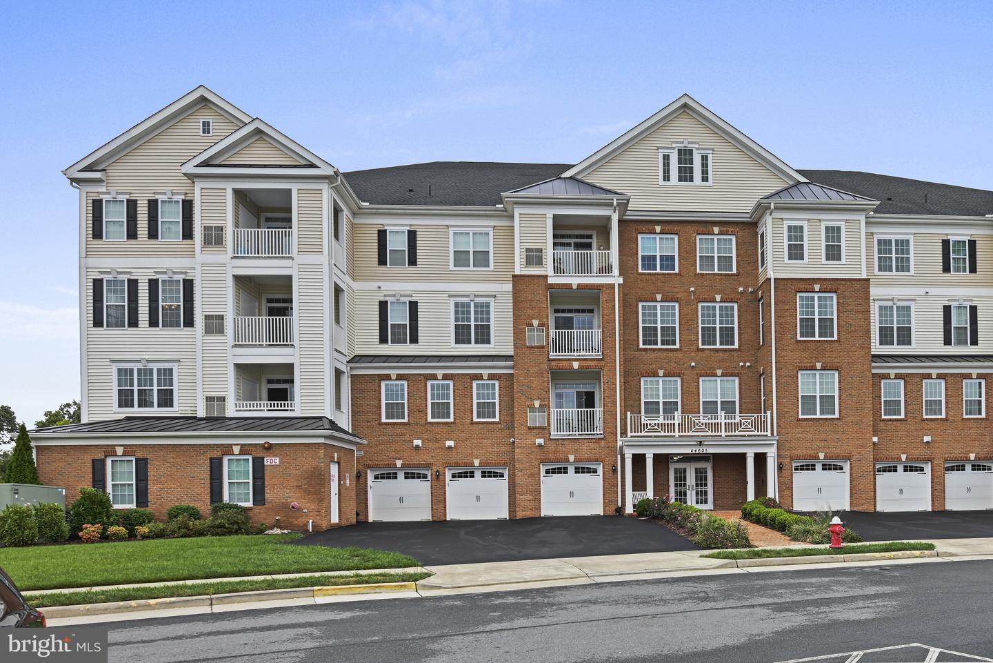 44605 YORK CREST TER #306, ASHBURN, Virginia 20147, 3 Bedrooms Bedrooms, ,2 BathroomsBathrooms,Residential,For sale,44605 YORK CREST TER #306,VALO2080738 MLS # VALO2080738