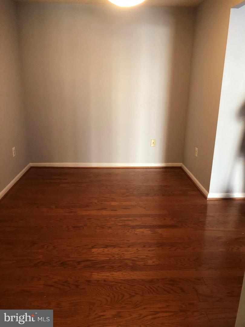 4500 S FOUR MILE RUN DR #105, ARLINGTON, Virginia 22204, 1 Bedroom Bedrooms, ,1 BathroomBathrooms,Residential,For sale,4500 S FOUR MILE RUN DR #105,VAAR2049186 MLS # VAAR2049186