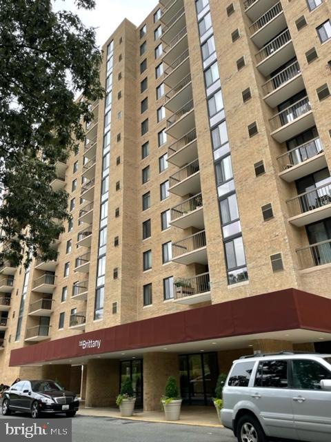 4500 S FOUR MILE RUN DR #105, ARLINGTON, Virginia 22204, 1 Bedroom Bedrooms, ,1 BathroomBathrooms,Residential,For sale,4500 S FOUR MILE RUN DR #105,VAAR2049186 MLS # VAAR2049186