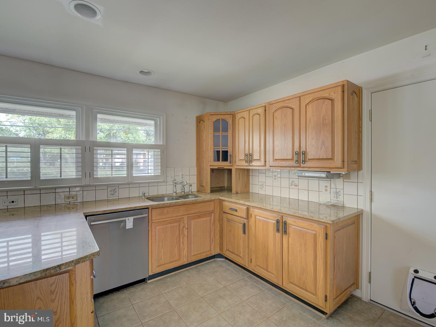 2207 SHERWOOD HALL LN, ALEXANDRIA, Virginia 22306, 3 Bedrooms Bedrooms, ,3 BathroomsBathrooms,Residential,For sale,2207 SHERWOOD HALL LN,VAFX2203890 MLS # VAFX2203890