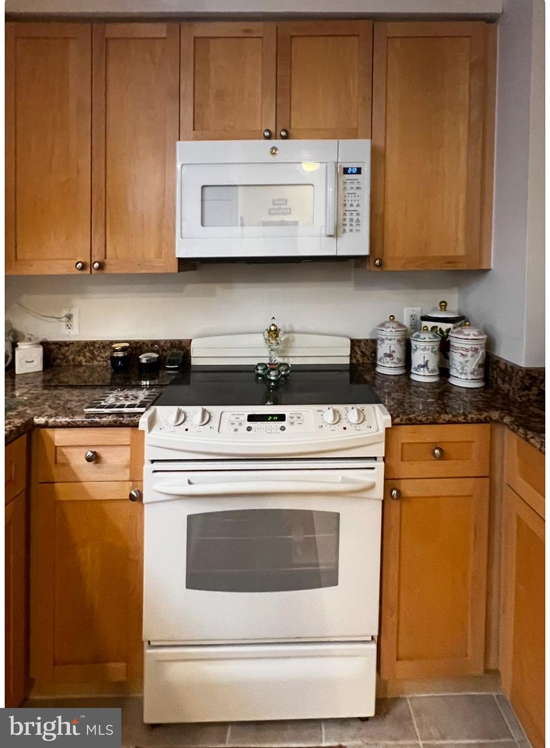 3101 N HAMPTON DR #814, ALEXANDRIA, Virginia 22302, 2 Bedrooms Bedrooms, ,2 BathroomsBathrooms,Residential,For sale,3101 N HAMPTON DR #814,VAAX2038368 MLS # VAAX2038368