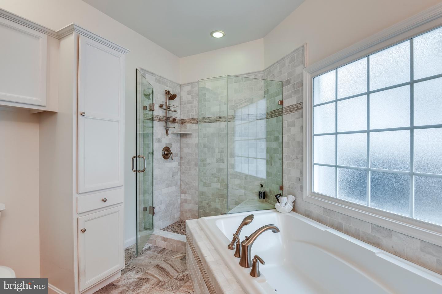 1625 S NELSON ST S, ARLINGTON, Virginia 22204, 5 Bedrooms Bedrooms, ,3 BathroomsBathrooms,Residential,For sale,1625 S NELSON ST S,VAAR2049088 MLS # VAAR2049088