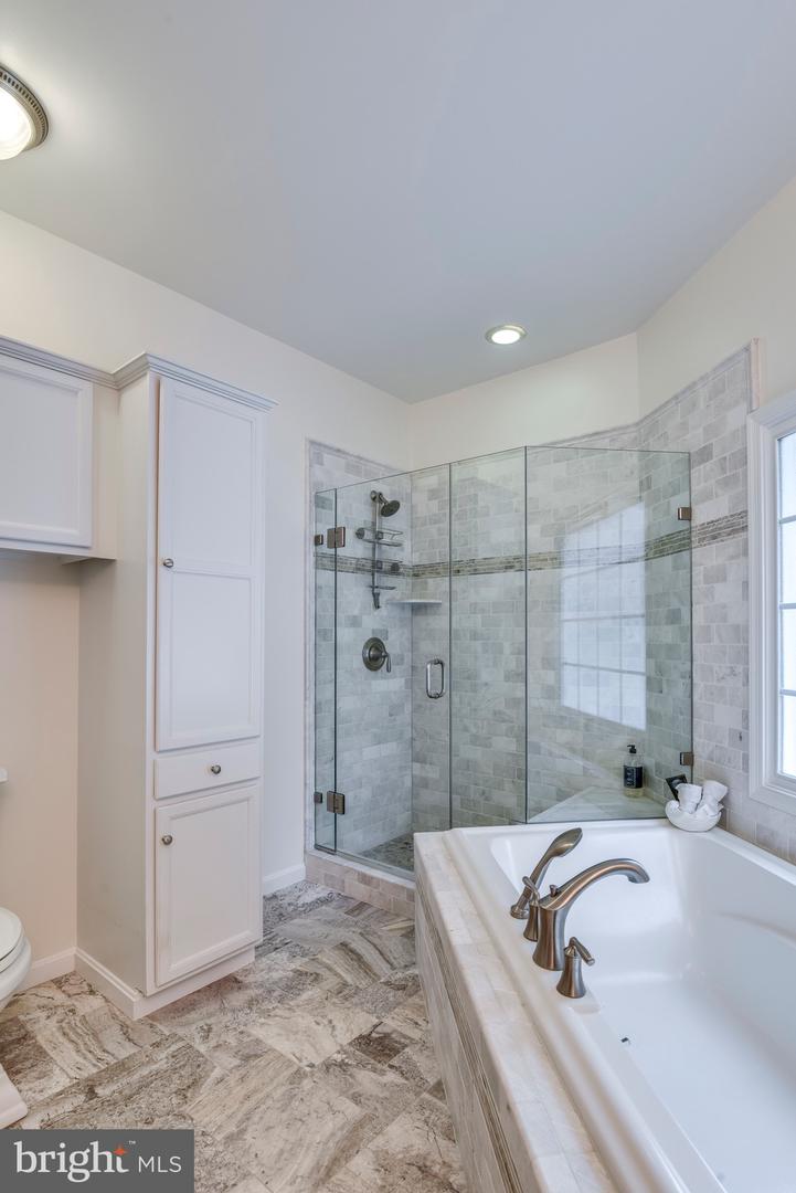 1625 S NELSON ST S, ARLINGTON, Virginia 22204, 5 Bedrooms Bedrooms, ,3 BathroomsBathrooms,Residential,For sale,1625 S NELSON ST S,VAAR2049088 MLS # VAAR2049088