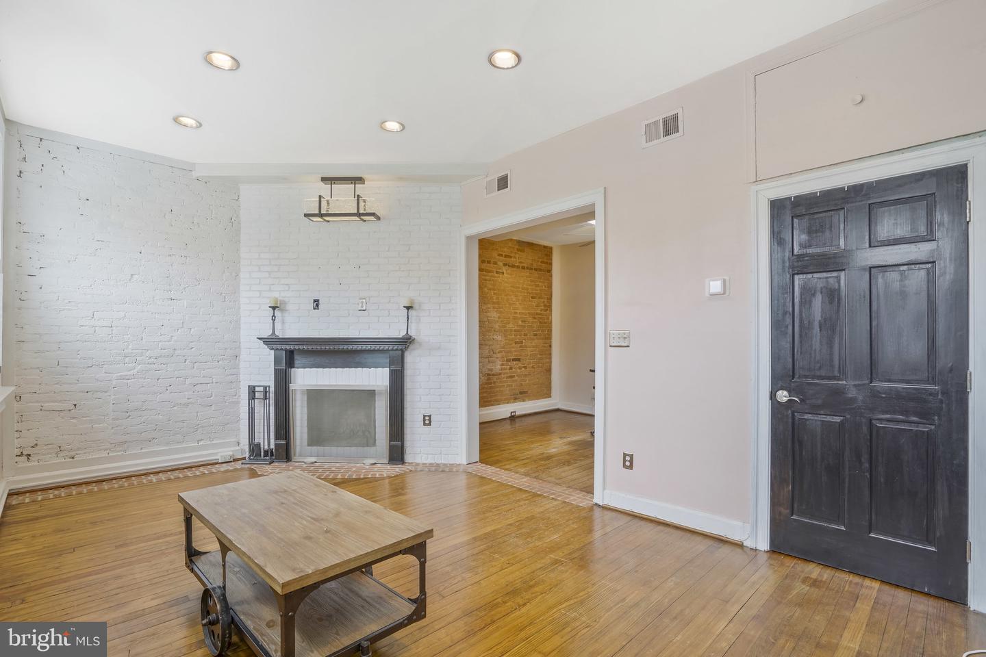 1006 PRINCE ST #3, ALEXANDRIA, Virginia 22314, 1 Bedroom Bedrooms, ,1 BathroomBathrooms,Residential,For sale,1006 PRINCE ST #3,VAAX2038396 MLS # VAAX2038396