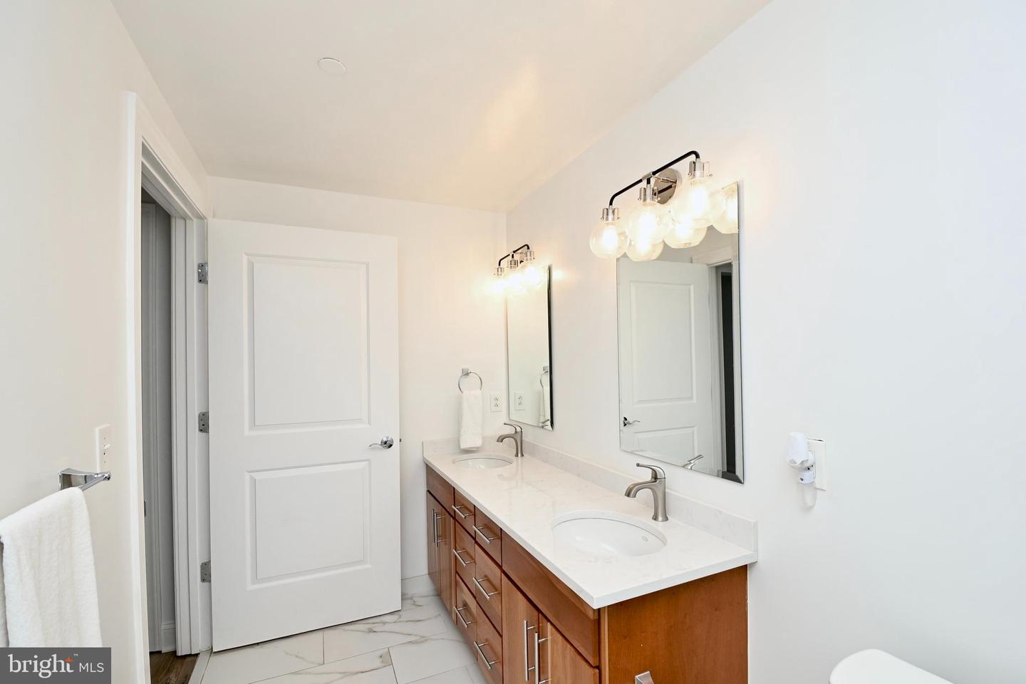 2050 JAMIESON AVE #1113, ALEXANDRIA, Virginia 22314, 2 Bedrooms Bedrooms, ,2 BathroomsBathrooms,Residential,For sale,2050 JAMIESON AVE #1113,VAAX2036498 MLS # VAAX2036498