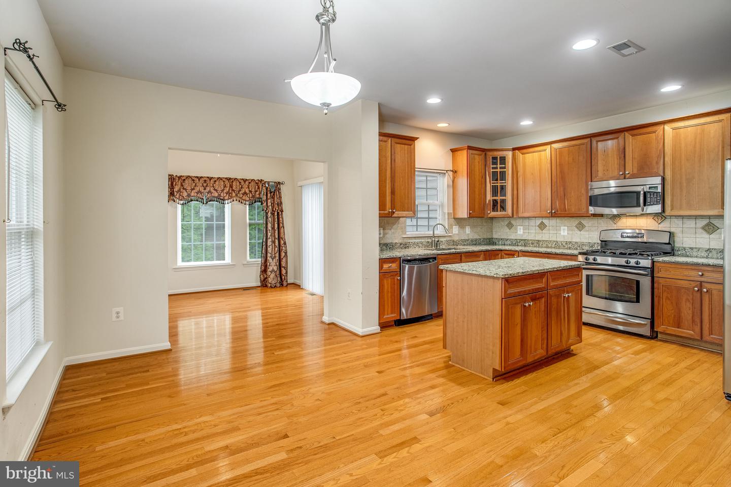 2616 OAK VALLEY DR, WOODBRIDGE, Virginia 22191, 3 Bedrooms Bedrooms, ,2 BathroomsBathrooms,Residential,For sale,2616 OAK VALLEY DR,VAPW2079840 MLS # VAPW2079840