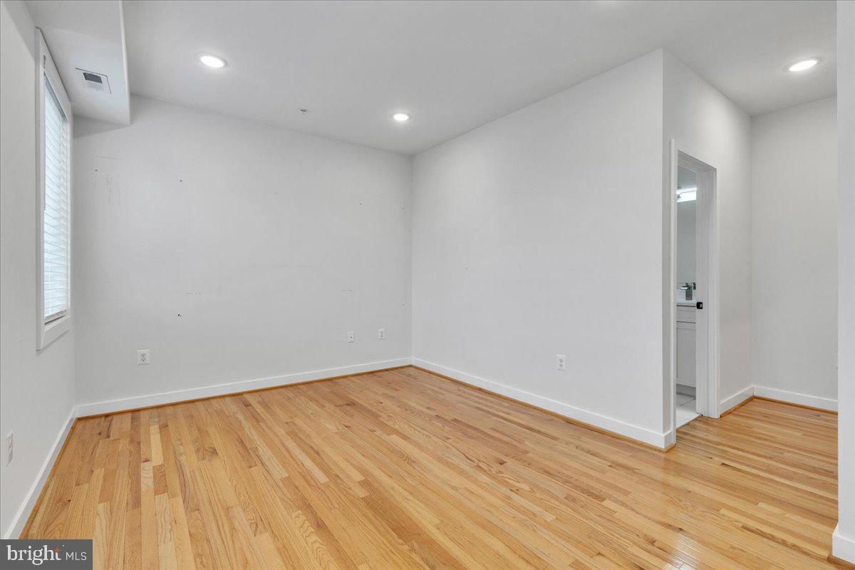 1416 22ND ST SE #9, WASHINGTON, District Of Columbia 20020, 2 Bedrooms Bedrooms, ,2 BathroomsBathrooms,Residential,For sale,1416 22ND ST SE #9,DCDC2161744 MLS # DCDC2161744