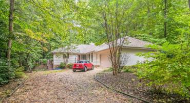 3702 COMMODORE POINT CIR, MIDLOTHIAN, Virginia 23112, 3 Bedrooms Bedrooms, ,2 BathroomsBathrooms,Residential,For sale,3702 COMMODORE POINT CIR,VACF2000892 MLS # VACF2000892