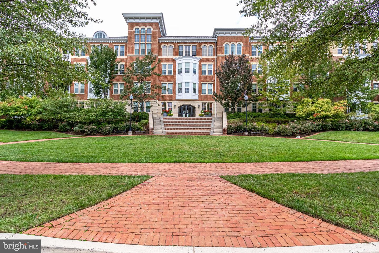 400 CAMERON STATION BLVD #111, ALEXANDRIA, Virginia 22304, 1 Bedroom Bedrooms, ,1 BathroomBathrooms,Residential,For sale,400 CAMERON STATION BLVD #111,VAAX2038434 MLS # VAAX2038434