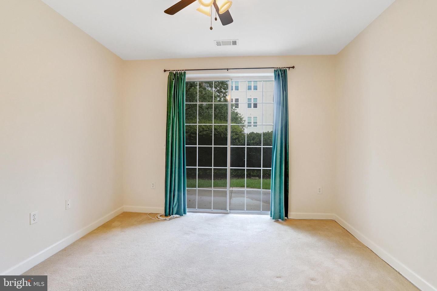 400 CAMERON STATION BLVD #111, ALEXANDRIA, Virginia 22304, 1 Bedroom Bedrooms, ,1 BathroomBathrooms,Residential,For sale,400 CAMERON STATION BLVD #111,VAAX2038434 MLS # VAAX2038434