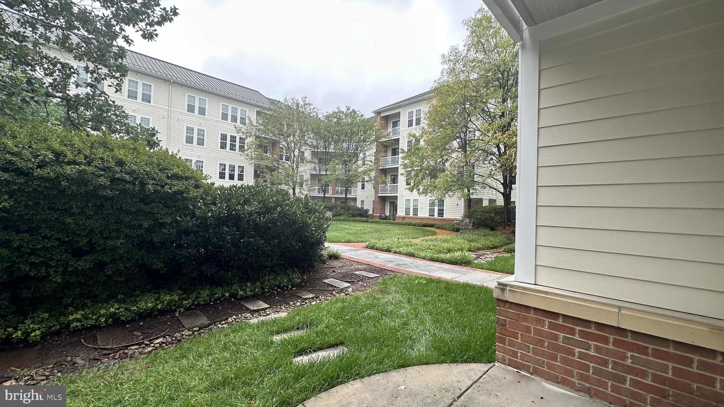 400 CAMERON STATION BLVD #111, ALEXANDRIA, Virginia 22304, 1 Bedroom Bedrooms, ,1 BathroomBathrooms,Residential,For sale,400 CAMERON STATION BLVD #111,VAAX2038434 MLS # VAAX2038434