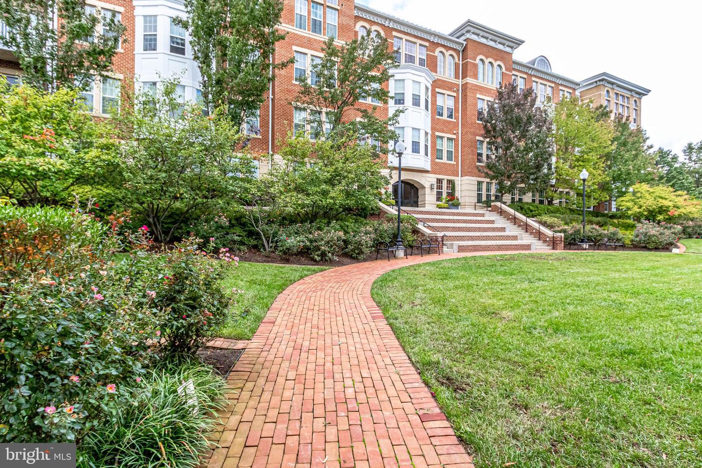 400 CAMERON STATION BLVD #111, ALEXANDRIA, Virginia 22304, 1 Bedroom Bedrooms, ,1 BathroomBathrooms,Residential,For sale,400 CAMERON STATION BLVD #111,VAAX2038434 MLS # VAAX2038434