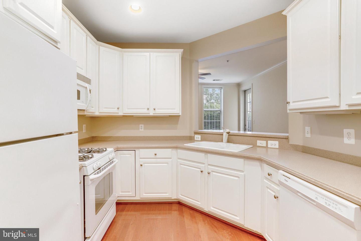 400 CAMERON STATION BLVD #111, ALEXANDRIA, Virginia 22304, 1 Bedroom Bedrooms, ,1 BathroomBathrooms,Residential,For sale,400 CAMERON STATION BLVD #111,VAAX2038434 MLS # VAAX2038434