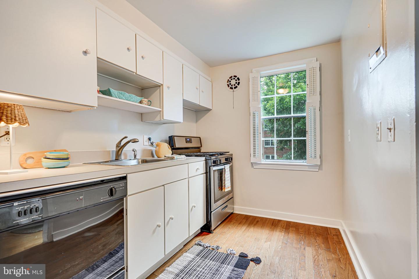 6612 BOULEVARD VW #B2, ALEXANDRIA, Virginia 22307, 2 Bedrooms Bedrooms, ,1 BathroomBathrooms,Residential,For sale,6612 BOULEVARD VW #B2,VAFX2203628 MLS # VAFX2203628