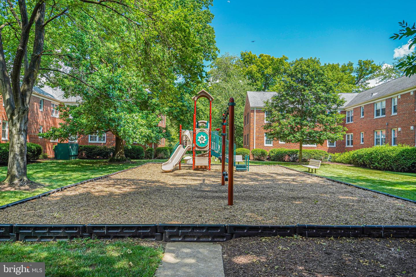 6612 BOULEVARD VW #B2, ALEXANDRIA, Virginia 22307, 2 Bedrooms Bedrooms, ,1 BathroomBathrooms,Residential,For sale,6612 BOULEVARD VW #B2,VAFX2203628 MLS # VAFX2203628