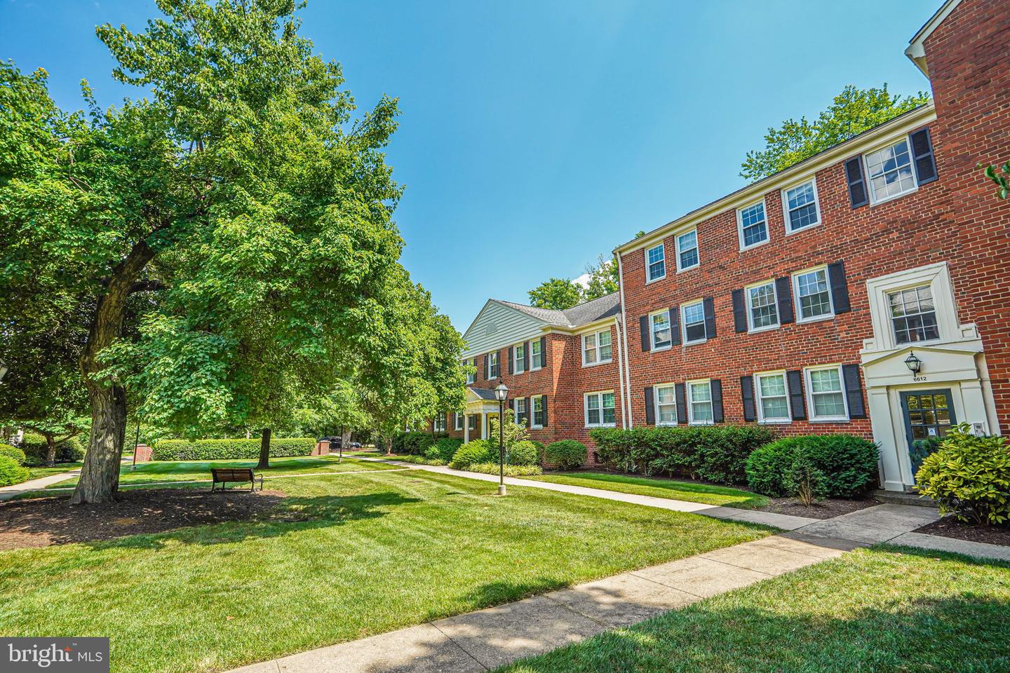 6612 BOULEVARD VW #B2, ALEXANDRIA, Virginia 22307, 2 Bedrooms Bedrooms, ,1 BathroomBathrooms,Residential,For sale,6612 BOULEVARD VW #B2,VAFX2203628 MLS # VAFX2203628