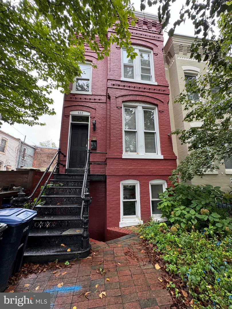 533 5TH ST NE, WASHINGTON, District Of Columbia 20002, 2 Bedrooms Bedrooms, ,3 BathroomsBathrooms,Residential,For sale,533 5TH ST NE,DCDC2161568 MLS # DCDC2161568