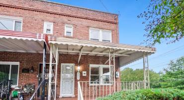 4201 GAULT PL NE, WASHINGTON, District Of Columbia 20019, 2 Bedrooms Bedrooms, ,2 BathroomsBathrooms,Residential,For sale,4201 GAULT PL NE,DCDC2160822 MLS # DCDC2160822