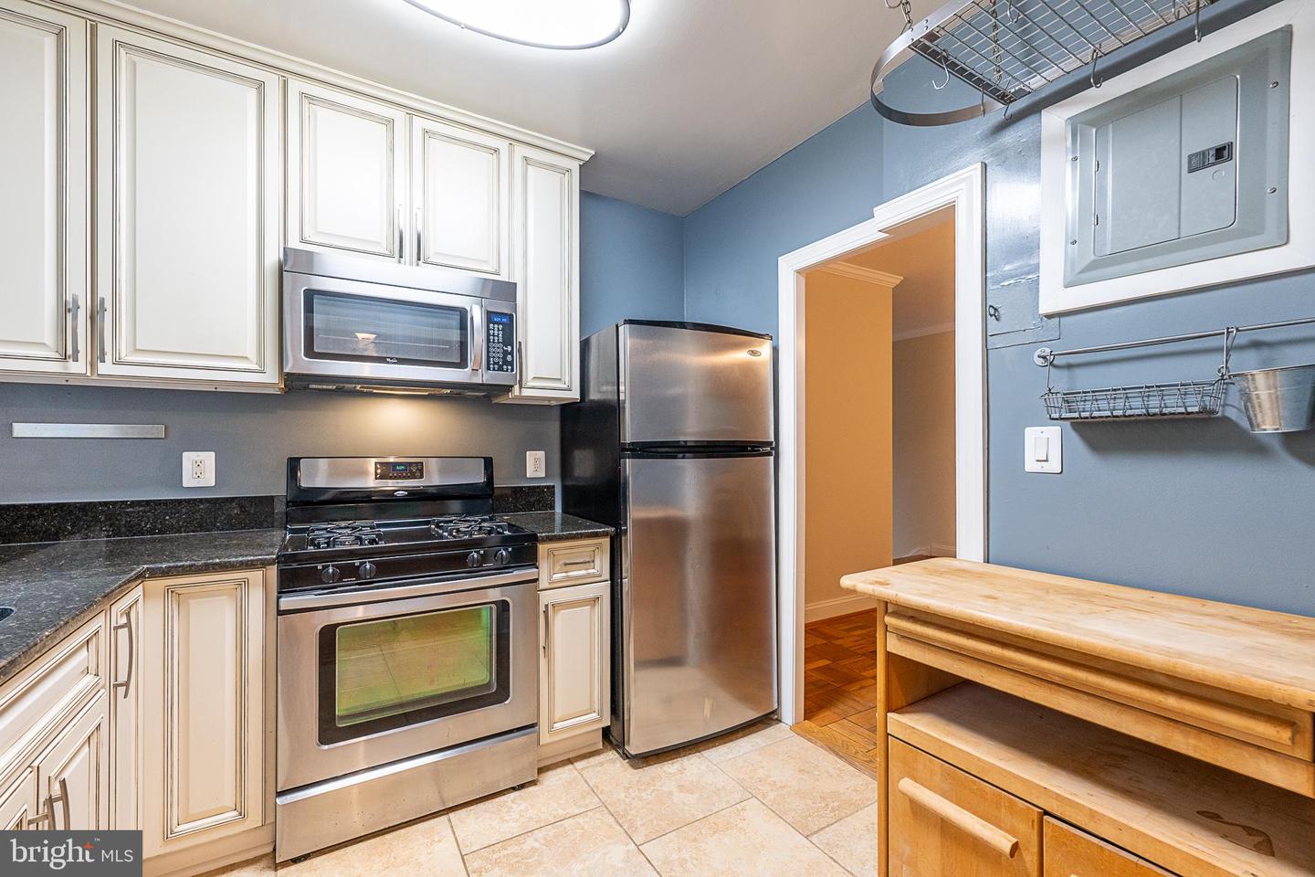 3726 HOLMES LN #508, ALEXANDRIA, Virginia 22302, 1 Bedroom Bedrooms, ,1 BathroomBathrooms,Residential,For sale,3726 HOLMES LN #508,VAAX2038482 MLS # VAAX2038482