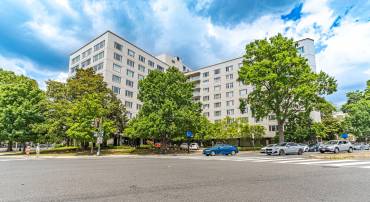 2475 VIRGINIA AVE NW #304, WASHINGTON, District Of Columbia 20037, 2 Bedrooms Bedrooms, ,2 BathroomsBathrooms,Residential,For sale,2475 VIRGINIA AVE NW #304,DCDC2162006 MLS # DCDC2162006