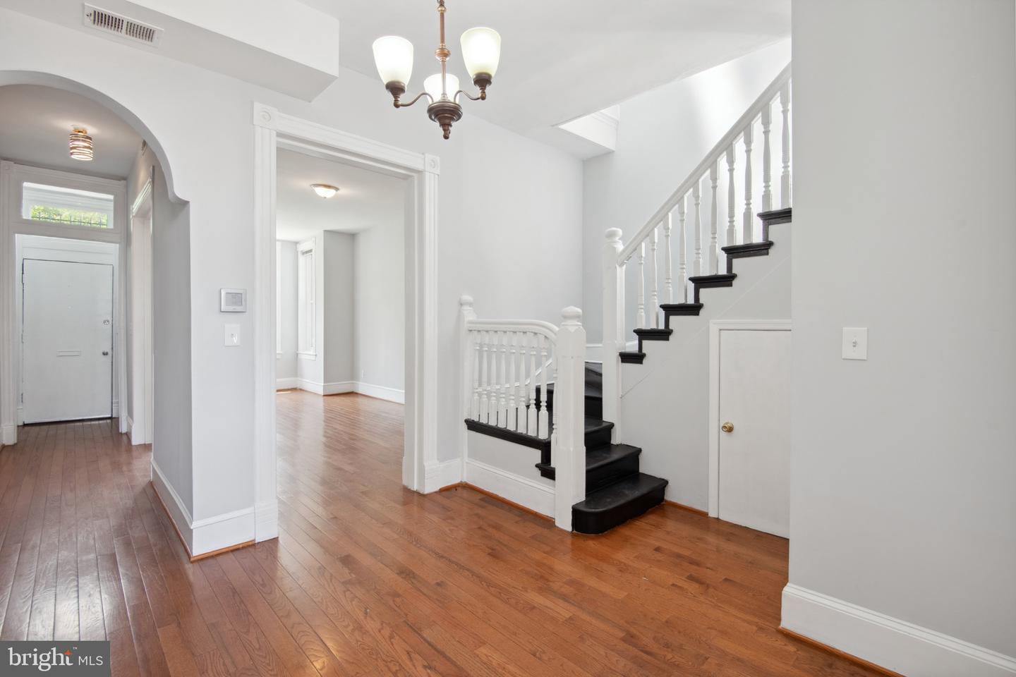 41 S ST NW, WASHINGTON, District Of Columbia 20001, 4 Bedrooms Bedrooms, ,2 BathroomsBathrooms,Residential,For sale,41 S ST NW,DCDC2135982 MLS # DCDC2135982