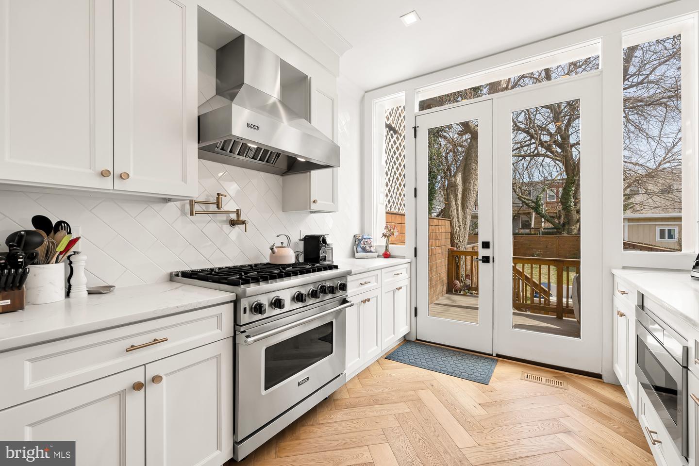 815 10TH ST NE, WASHINGTON, District Of Columbia 20002, 4 Bedrooms Bedrooms, ,3 BathroomsBathrooms,Residential,For sale,815 10TH ST NE,DCDC2150648 MLS # DCDC2150648