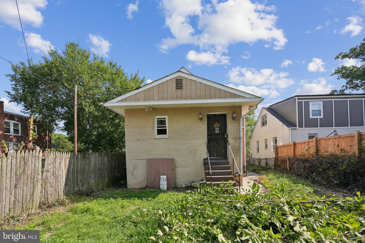 515 LEBAUM ST SE, WASHINGTON, District Of Columbia 20032, 4 Bedrooms Bedrooms, ,2 BathroomsBathrooms,Residential,For sale,515 LEBAUM ST SE,DCDC2153884 MLS # DCDC2153884